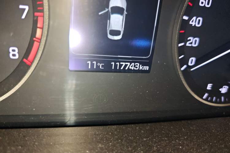 Used Hyundai Sonata 2015 1.6T GLS Smart Model Odometer Close Up