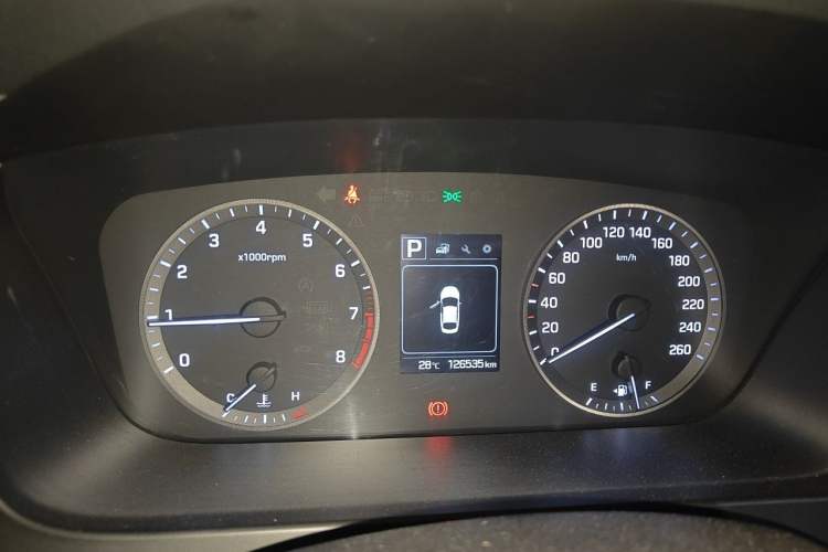 Used Hyundai Sonata 2015 1.6T GLS Smart Model Odometer Close Up