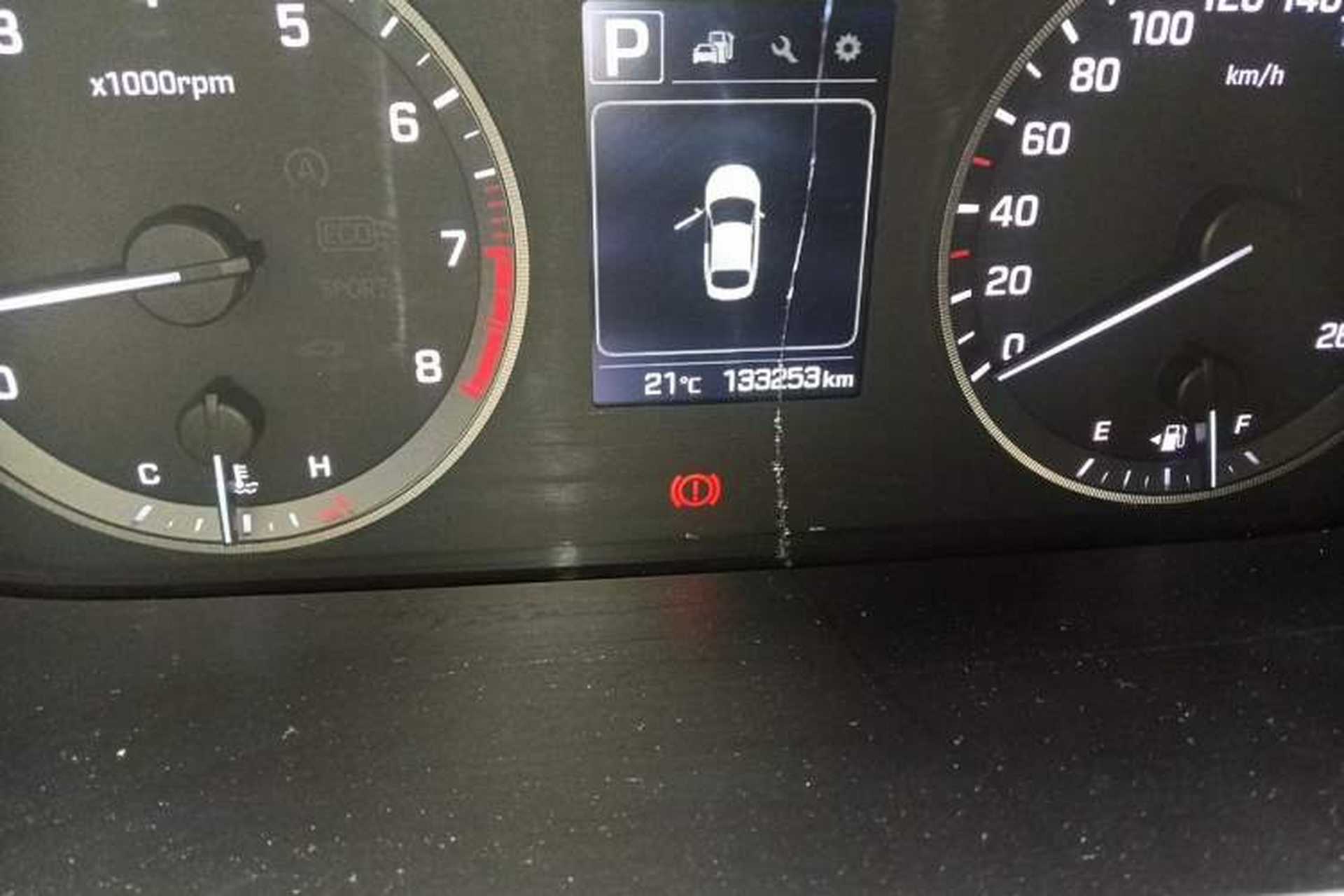Used Hyundai Sonata 2015 1.6T GLS Smart Model Odometer Close Up