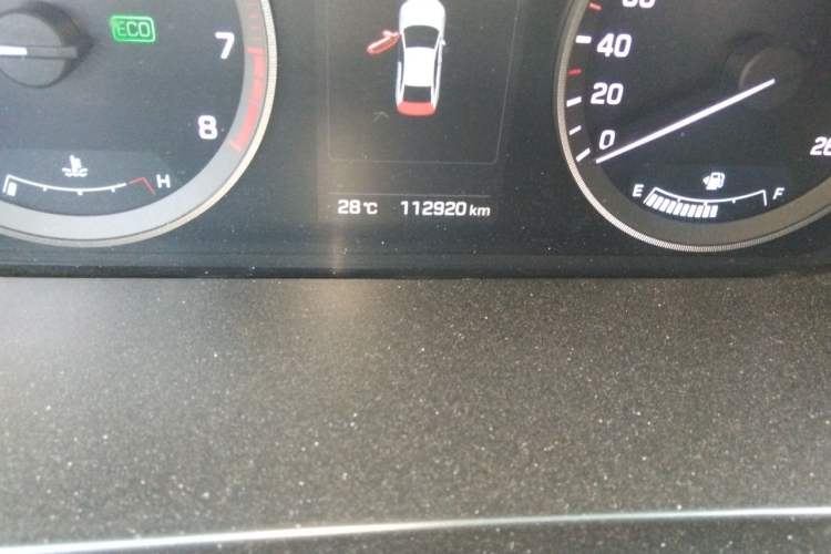 Used Hyundai Sonata 2015 1.6T DLX Prestige Model Odometer Close Up