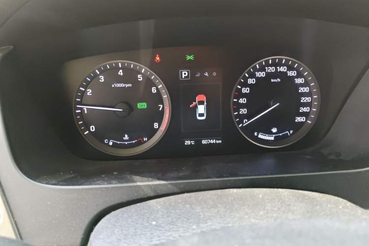 Used Hyundai Sonata 2015 1.6T GLX Advanced Model Odometer Close Up