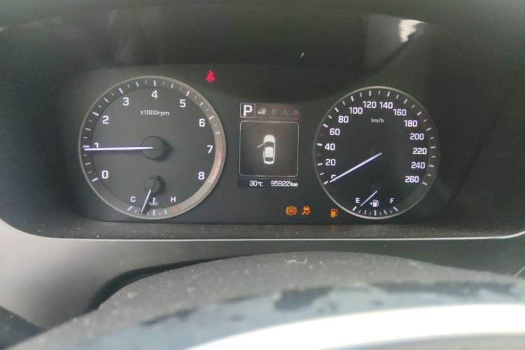 Used Hyundai Sonata 2015 1.6T GLS Smart Model Odometer Close Up