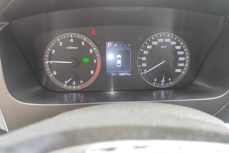 Used Hyundai Sonata 2015 1.6T GLS Smart Model Odometer Close Up