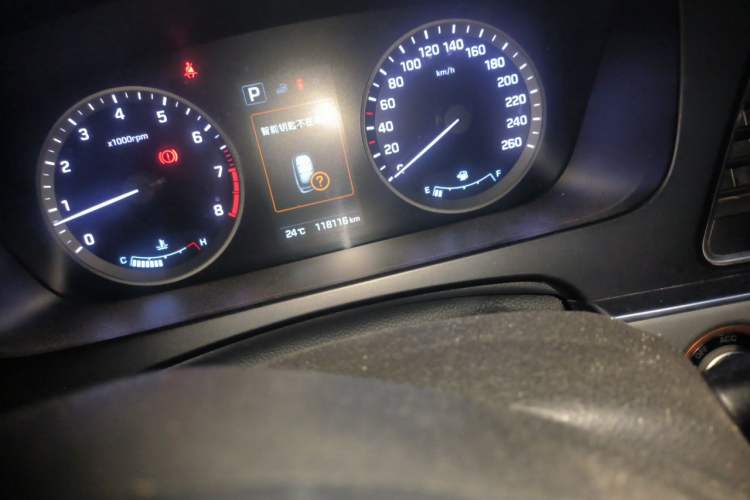 Used Hyundai Sonata 2015 1.6T GLX Advanced Model Odometer Close Up