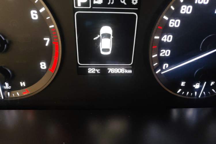 Used Hyundai Sonata 2015 1.6T GLS Smart Model Odometer Close Up