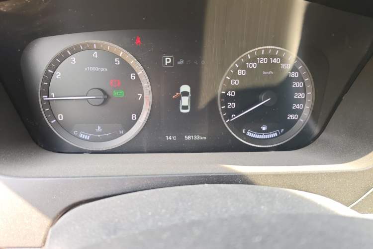 Used Hyundai Sonata 2015 1.6T GLX Advanced Model Odometer Close Up