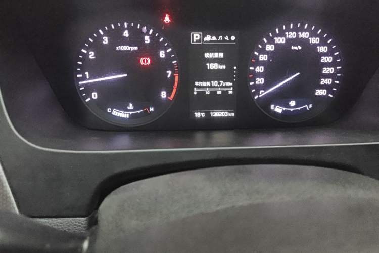 Used Hyundai Sonata 2015 1.6T DLX Prestige Model Odometer Close Up