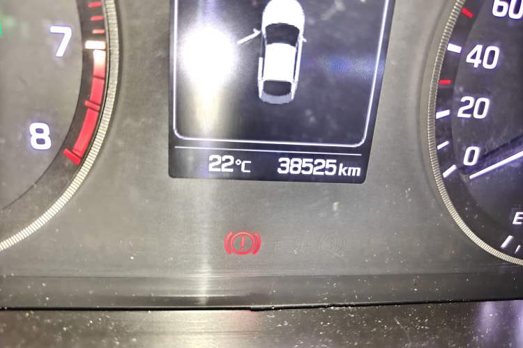 Used Hyundai Sonata 2015 1.6T GLS Smart Model Odometer Close Up