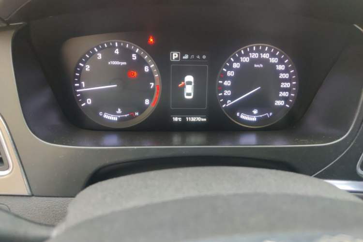 Used Hyundai Sonata 2015 1.6T GLX Advanced Model Odometer Close Up