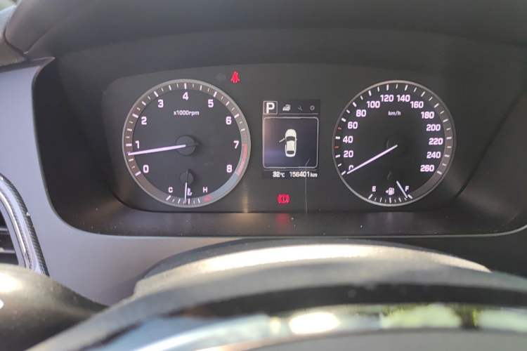 Used Hyundai Sonata 2015 1.6T GLS Smart Model Odometer Close Up