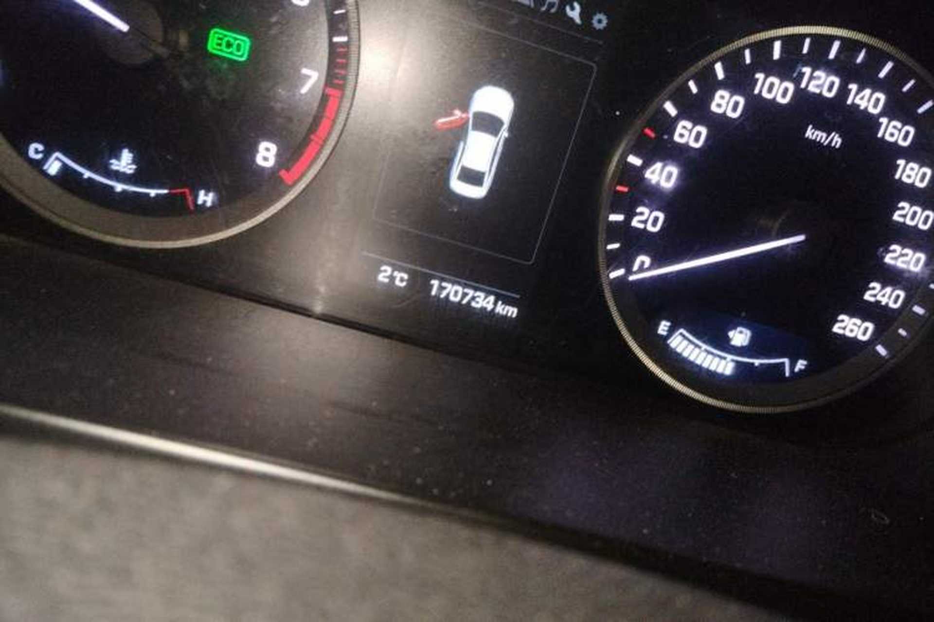 Used Hyundai Sonata 2015 2.4L LUX Ultimate Trim Odometer Close Up