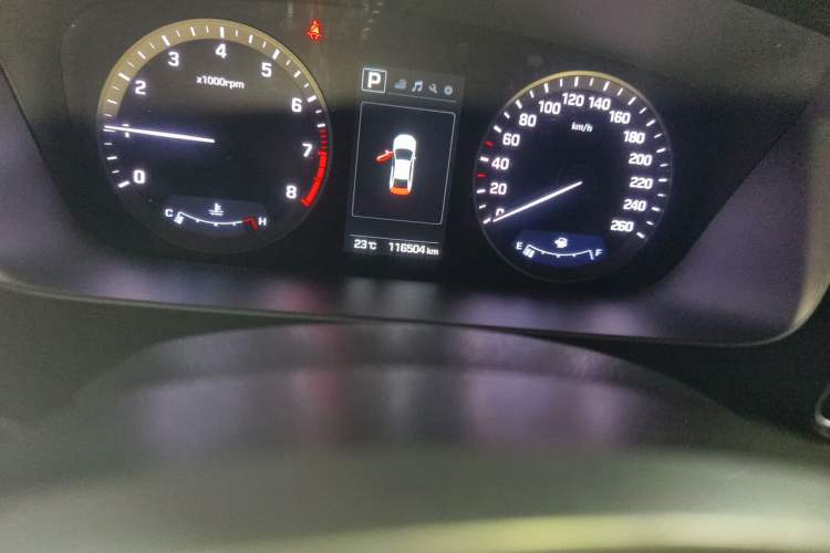 Used Hyundai Sonata 2015 1.6T GLX Advanced Model Odometer Close Up
