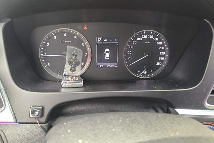 Used Hyundai Sonata 2015 1.6T GLS Smart Model Odometer Close Up