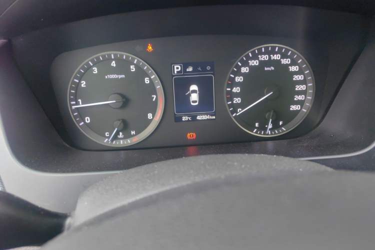 Used Hyundai Sonata 2015 1.6T GS Fashion Edition Odometer Close Up