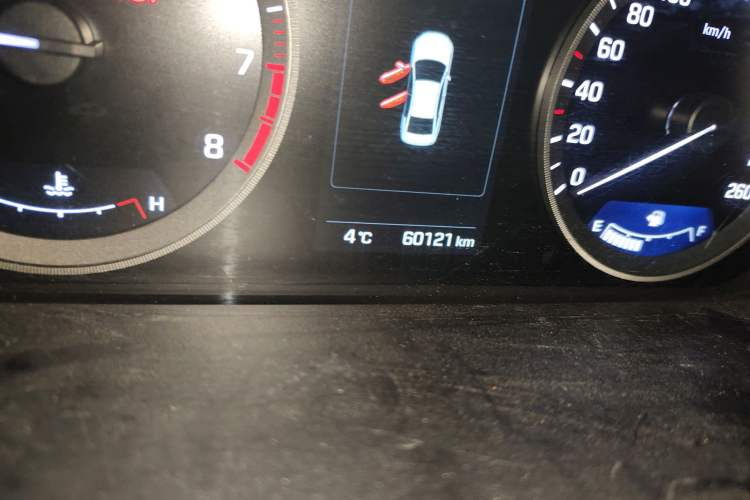 Used Hyundai Sonata 2015 1.6T GLX Advanced Model Odometer Close Up