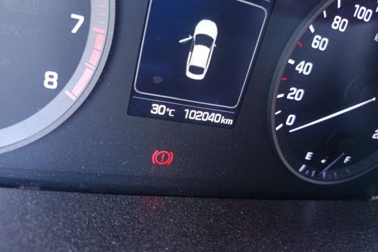 Used Hyundai Sonata 2015 1.6T GLX Advanced Model Odometer Close Up