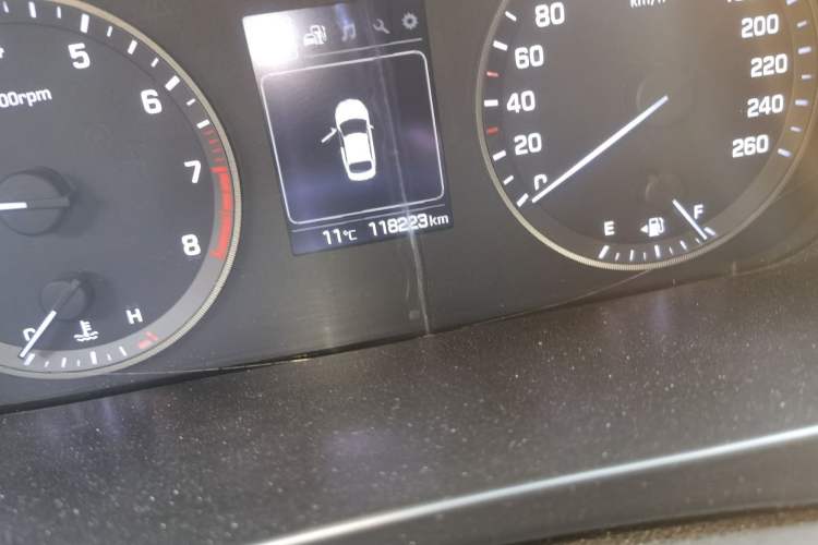 Used Hyundai Sonata 2015 1.6T GLS Smart Model Odometer Close Up