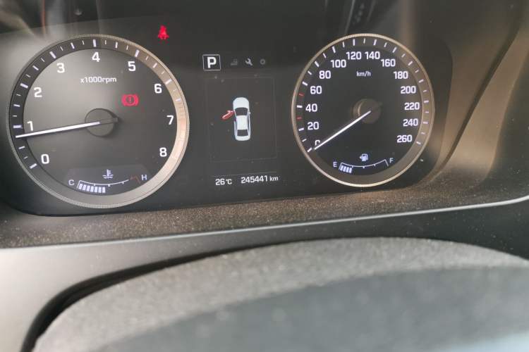 Used Hyundai Sonata 2015 1.6T GLX Advanced Model Odometer Close Up