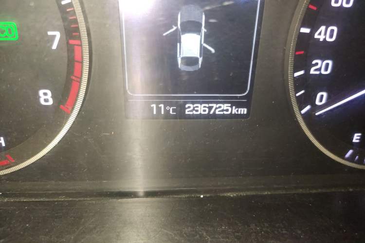 Used Hyundai Sonata 2015 1.6T GLS Smart Model Odometer Close Up
