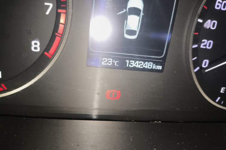 Used Hyundai Sonata 2015 1.6T GLS Smart Model Odometer Close Up