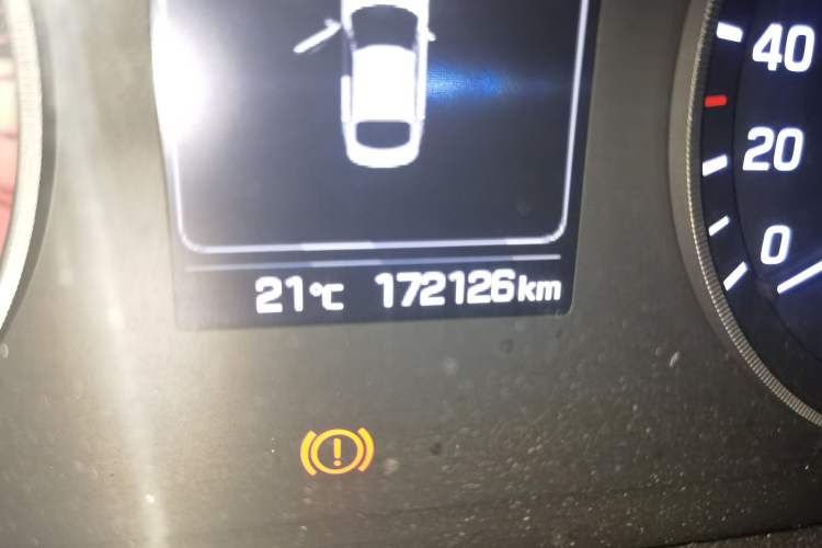 Used Hyundai Sonata 2015 1.6T GLS Smart Model Odometer Close Up
