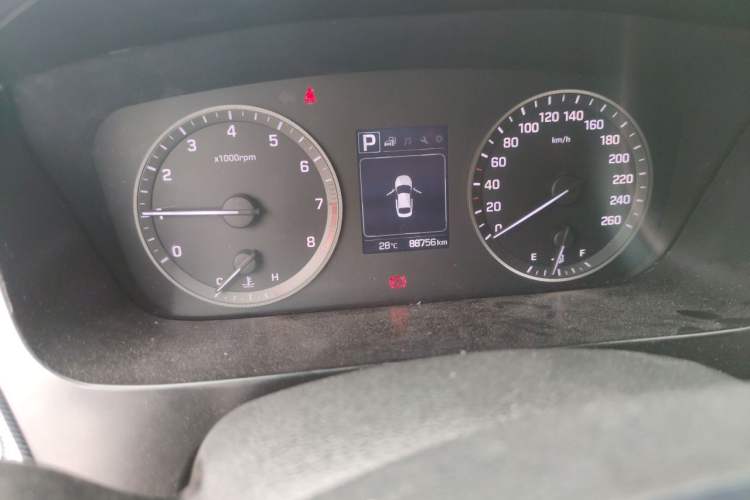 Used Hyundai Sonata 2015 1.6T GLS Smart Model Odometer Close Up