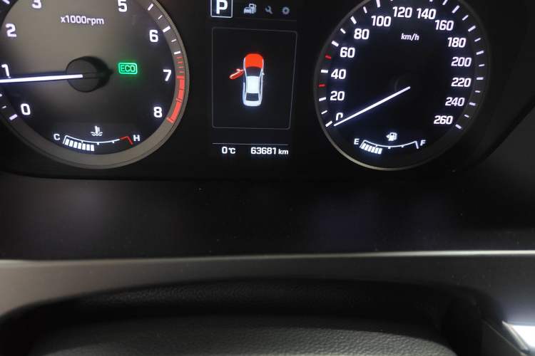 Used Hyundai Sonata 2015 1.6T GLX Advanced Model Odometer Close Up