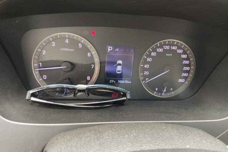 Used Hyundai Sonata 2015 1.6T GLS Smart Model Odometer Close Up