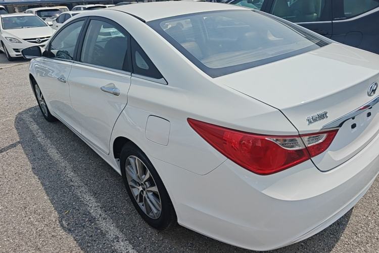 Used Hyundai Sonata 2015 Classic 2.0L Automatic Leading Edition Rear Left 45 Deg