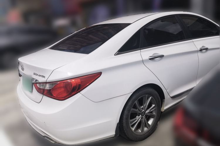 Used Hyundai Sonata 2015 Classic 2.0L Automatic Luxury Edition Rear Right 45 Deg