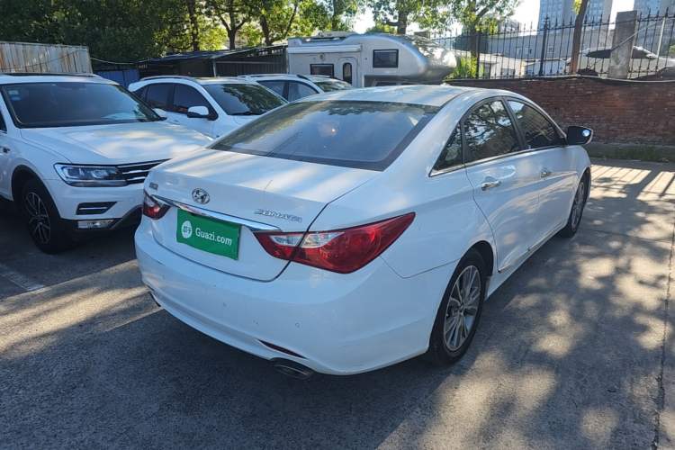 Used Hyundai Sonata 2015 Classic 2.0L Automatic Luxury Edition Rear Right 45 Deg