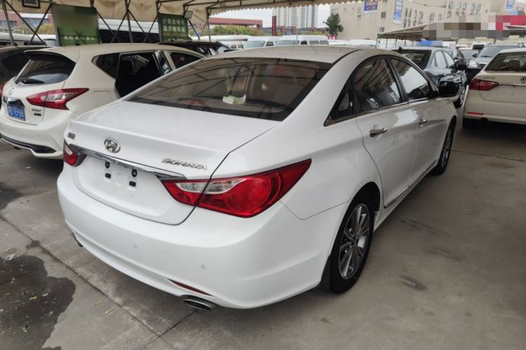 Used Hyundai Sonata 2015 Classic 2.0L Automatic Luxury Edition Rear Right 45 Deg