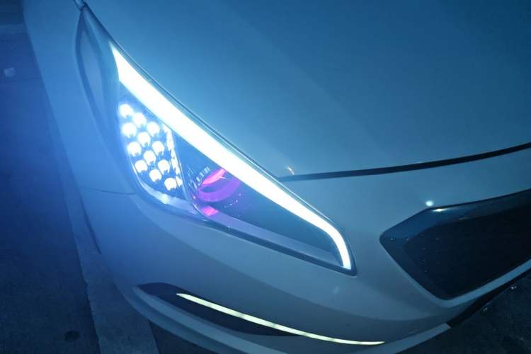 Used Hyundai Sonata 2015 1.6T GLX Advanced Model Right Front Headlight