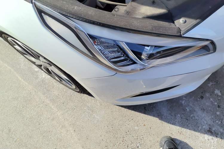 Used Hyundai Sonata 2015 1.6T GLX Advanced Model Right Front Headlight