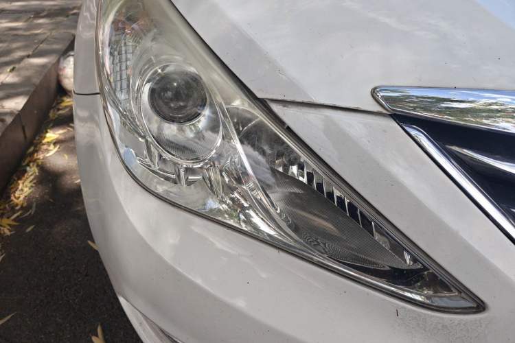 Used Hyundai Sonata 2015 Classic 2.0L Automatic Luxury Edition Right Front Headlight