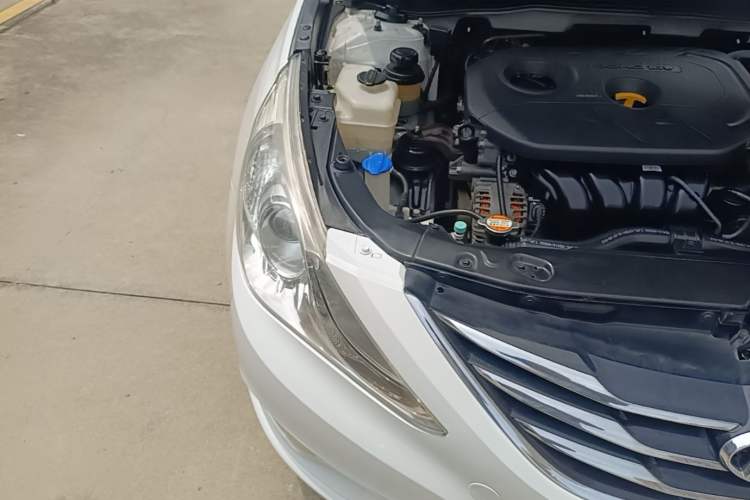 Used Hyundai Sonata 2015 Classic 2.0L Automatic Luxury Edition Right Front Headlight