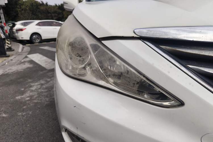 Used Hyundai Sonata 2015 Classic 2.0L Automatic Luxury Edition Right Front Headlight