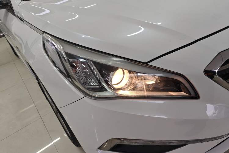 Used Hyundai Sonata 2015 1.6T GLX Advanced Model Right Front Headlight