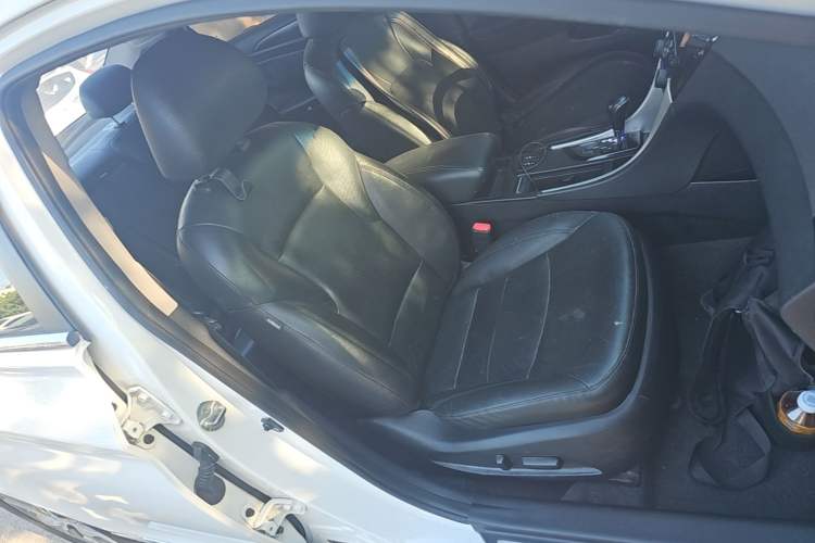 Used Hyundai Sonata 2015 Classic 2.0L Automatic Luxury Edition Right Front Seat