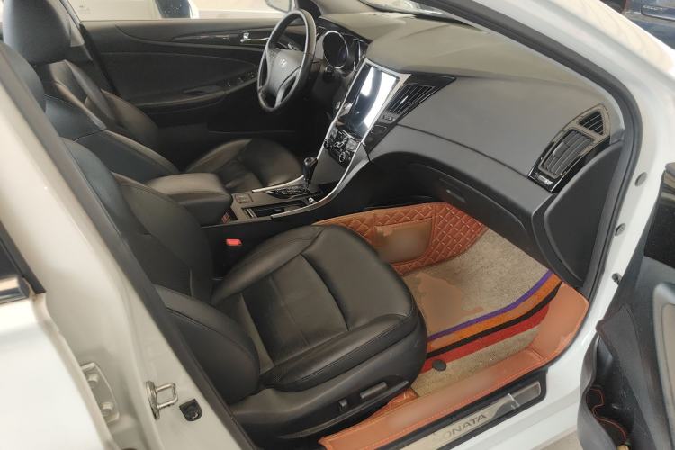 Used Hyundai Sonata 2015 Classic 2.0L Automatic Luxury Edition Right Front Seat
