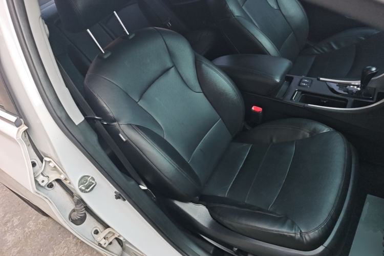 Used Hyundai Sonata 2015 Classic 2.4L Automatic Leading Edition China V Standard Right Front Seat
