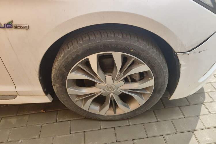 Used Hyundai Sonata 2015 1.6T GLX Advanced Model Right Front Wheel Hub