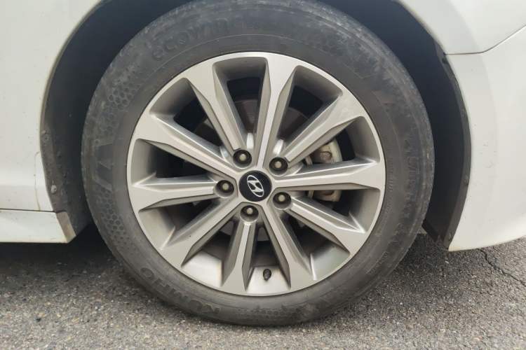 Used Hyundai Sonata 2015 1.6T GX Comfort Model Right Front Wheel Hub
