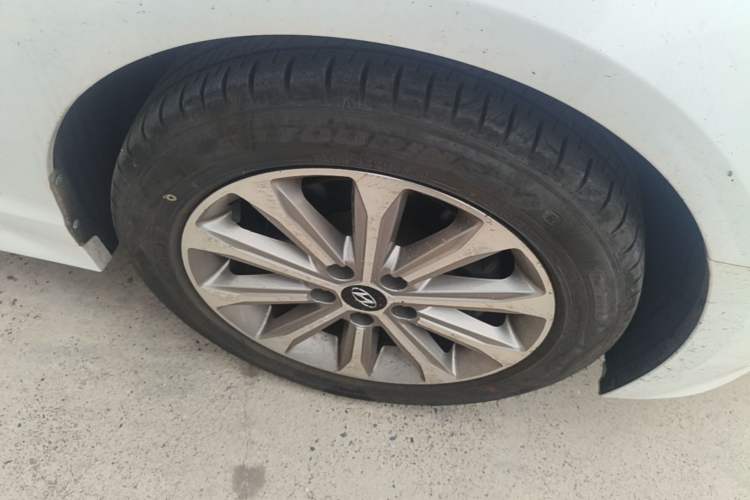 Used Hyundai Sonata 2015 1.6T GLS Smart Model Right Front Wheel Hub