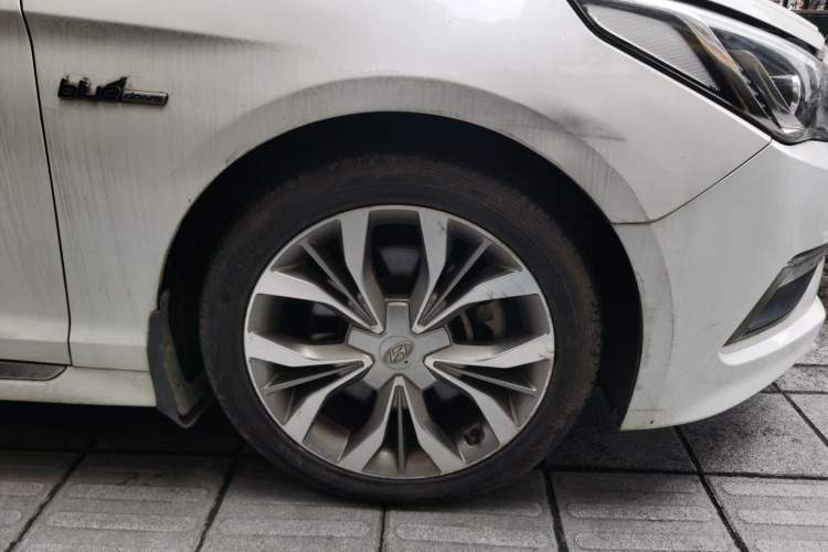Used Hyundai Sonata 2015 1.6T GLX Advanced Model Right Front Wheel Hub