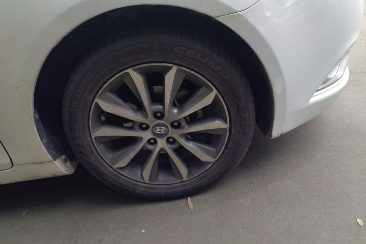 Used Hyundai Sonata 2015 Classic 2.0L Automatic Leading Edition Right Front Wheel Hub