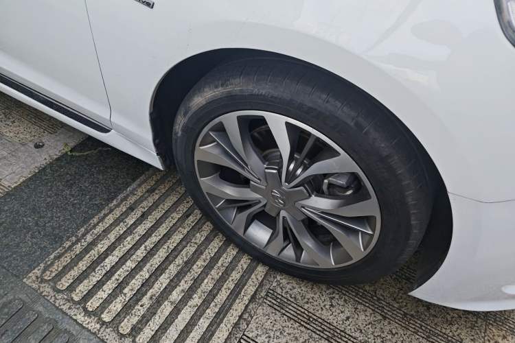 Used Hyundai Sonata 2015 1.6T GLX Advanced Model Right Front Wheel Hub