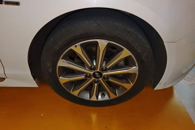 Used Hyundai Sonata 2015 1.6T GLS Smart Model Right Front Wheel Hub