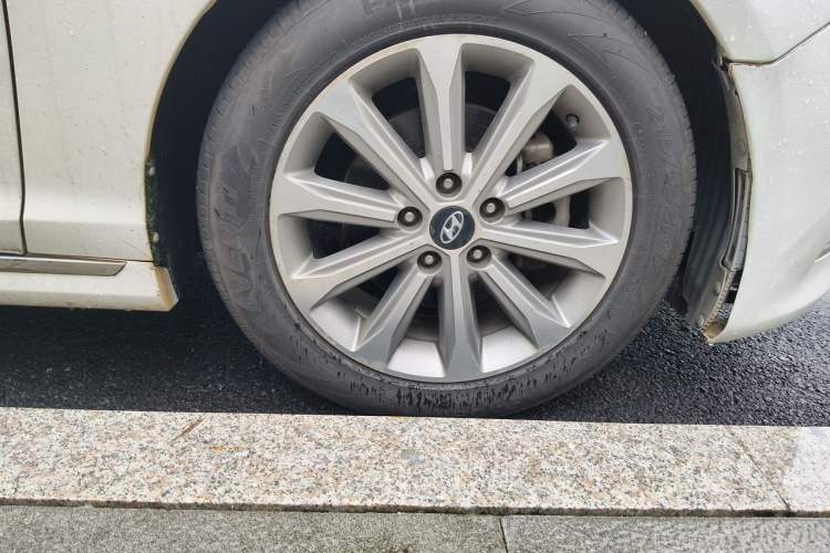 Used Hyundai Sonata 2015 1.6T GLS Smart Model Right Front Wheel Hub