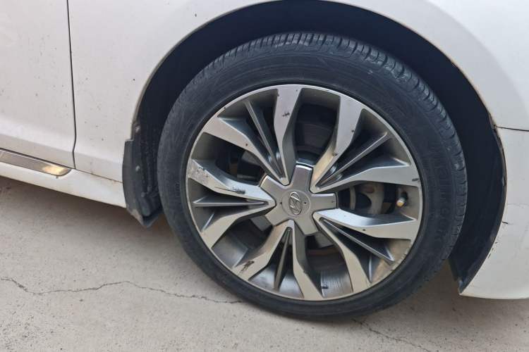 Used Hyundai Sonata 2015 1.6T GLX Advanced Model Right Front Wheel Hub